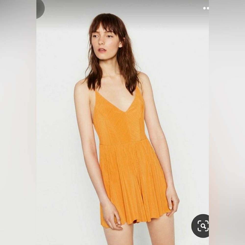 Zara Flowing Romper – Size Medium
